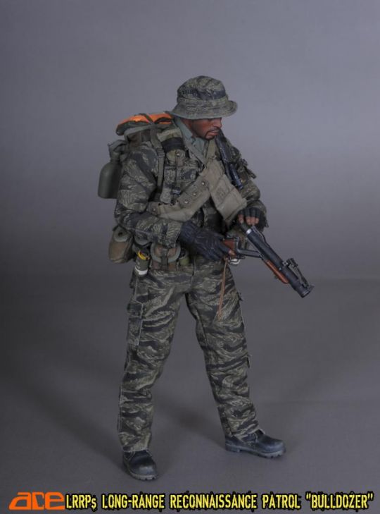 LRRPs Bulldozer ミリタリーフィギュア LRRPS - Long-Range Reconnaissance Patrol Bulldozer Ace - Machinegun